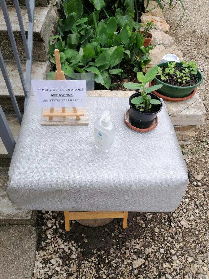 Chambre D'Hotes Le Chat Botte Espédaillac Exteriör bild
